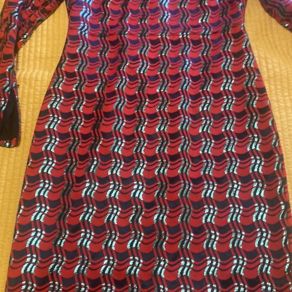Diane Von Furstenberg Red Metallic Printed Dress Size 4 - Picture 11 of 16